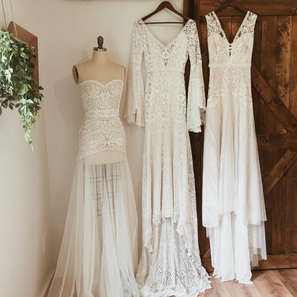 CUSTOM WEDDING DRESSES
